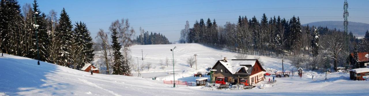 Srub Na Svahu Sjezdovky V Radvanicich Villa Radvanice  Exteriör bild