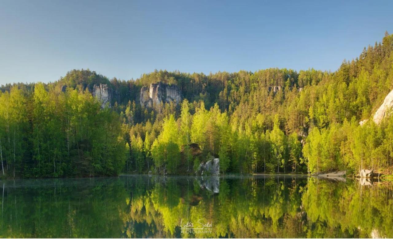 Srub Na Svahu Sjezdovky V Radvanicich Villa Radvanice  Exteriör bild